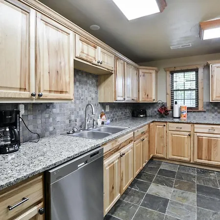Holiday home Watermill Cove Lakefront 2 Mi To Silver Dollar Pools Mini Golf