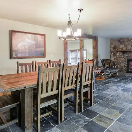 Holiday home Watermill Cove Lakefront 2 Mi To Silver Dollar Pools Mini Golf